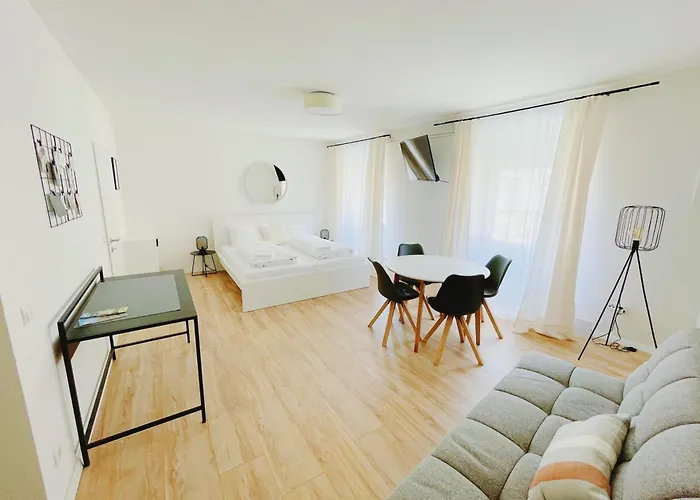 Contactless Self-Check-In - Stayhere Central City Studio 12